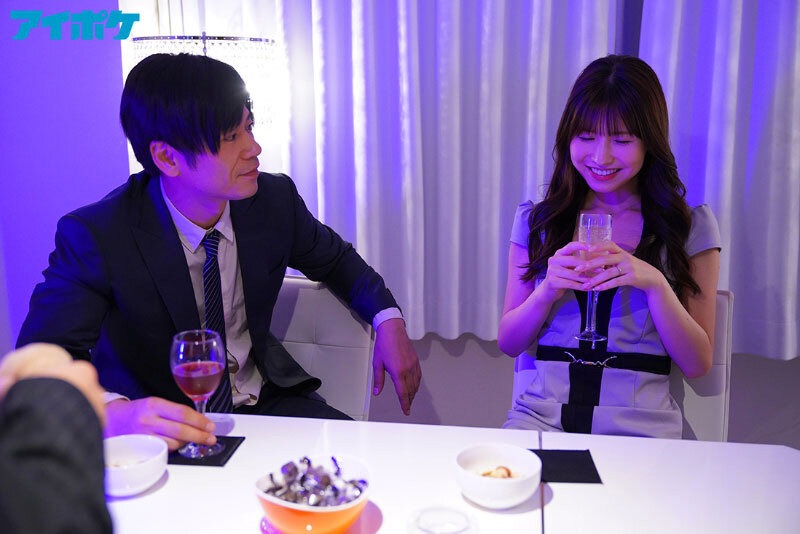 FANZA TVおすすめ作品「桜空もも 同窓会で再会したかつて愛した男とのセックスに溺れ中出し最低不倫を繰り返すワタシ… 胸糞NTR オンナを虜にするのは愛でも金でもなくSEX!」のエロ画像2
